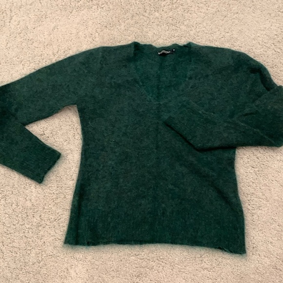 Green fine merino Italian  sweater. S - Picture 1 of 2